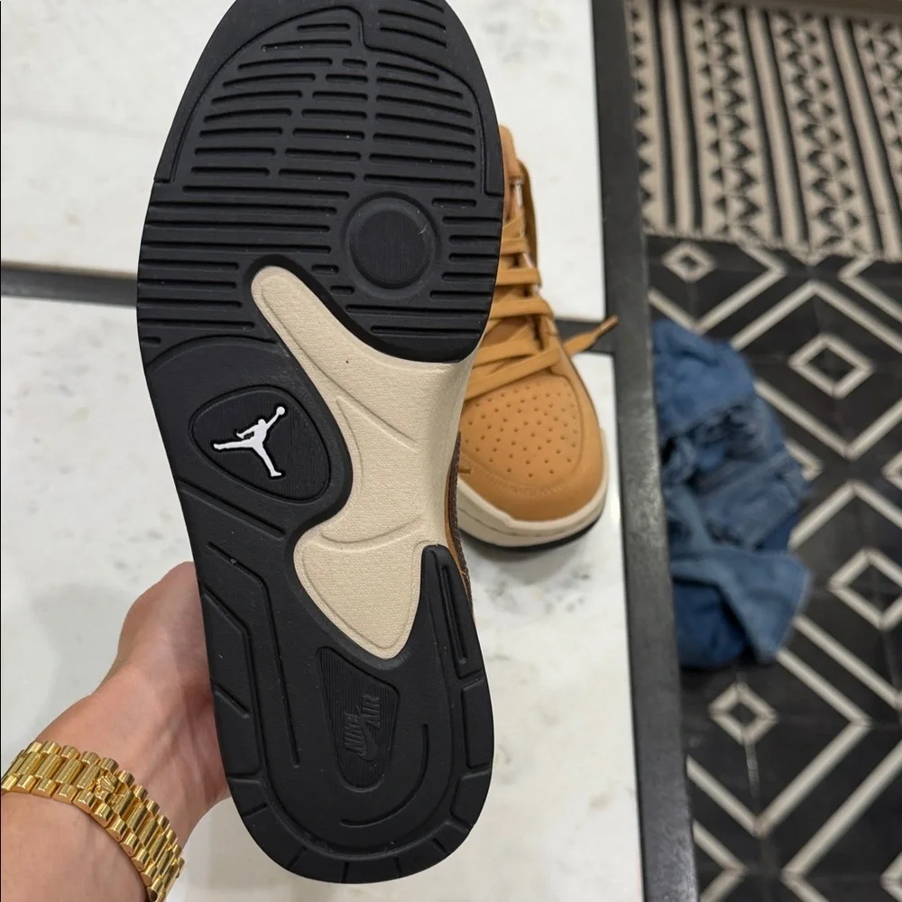 Jordan Men's Brown Sneakers
